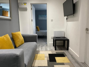 Cosy 2 bed luxury Flat1-Bridgend